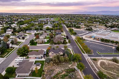 4523 W Park Bend Ct S, Riverton, UT 84096 - Photo 57