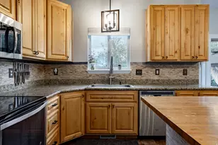 4523 W Park Bend Ct S, Riverton, UT 84096 - Photo 11