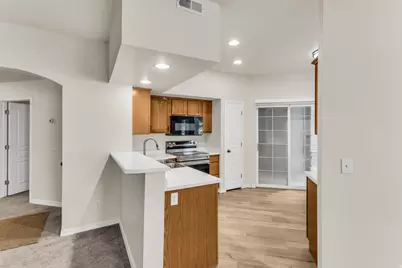 962 S Courtyard Ln, Centerville, UT 84014 - Photo 5