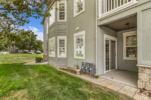 962 S Courtyard Ln, Centerville, UT 84014 - Photo 23