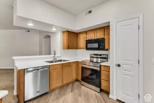 962 S Courtyard Ln, Centerville, UT 84014 - Photo 7