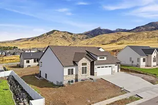 1111 E Center St, Hyde Park, UT 84318 - Photo 5