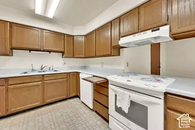 12020 S 4000 W, Riverton, UT 84096 - Photo 51