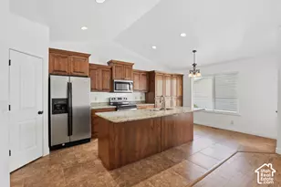 46 E Whitaker Circle, Kaysville, UT 84037 - Photo 9