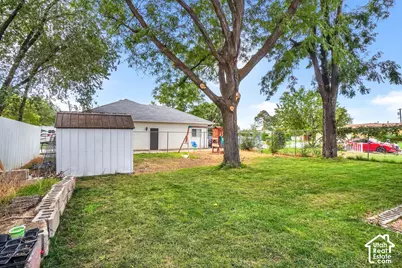284 E Twin Peaks St, Midvale, UT 84047 - Photo 31