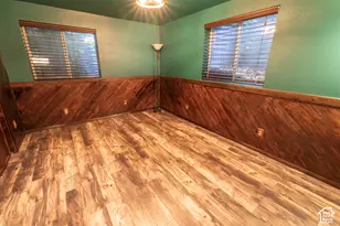 1311 E Canyon Creek Dr, Bountiful, UT 84010 - Photo 33