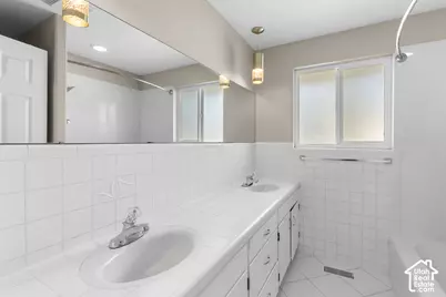 1374 W Marinwood Ave, Taylorsville, UT 84123 - Photo 23