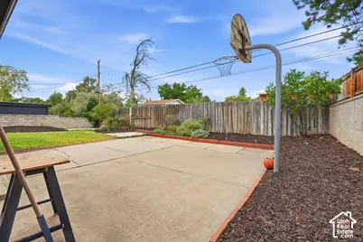 2981 E La Joya Dr S, Holladay, UT 84124 - Photo 45