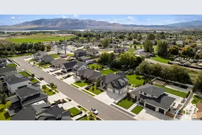 742 S 1275 W, Lehi, UT 84043 - Photo 5