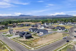 895 E 100 N, Hyde Park, UT 84318 - Photo 5