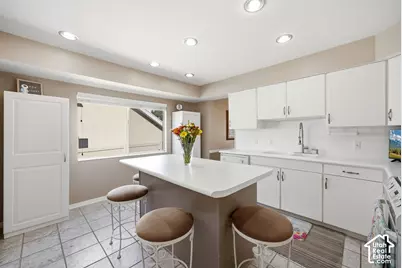 4687 S Naniloa Dr, Holladay, UT 84117 - Photo 9
