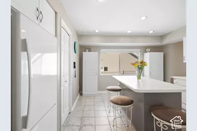 4687 S Naniloa Dr, Holladay, UT 84117 - Photo 11