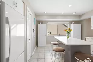 4687 S Naniloa Dr, Holladay, UT 84117 - Photo 11