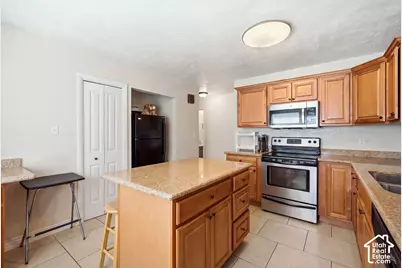 4687 S Naniloa Dr, Holladay, UT 84117 - Photo 25