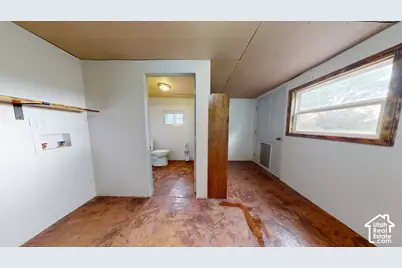 496 E Main St, Wellington, UT 84542 - Photo 13