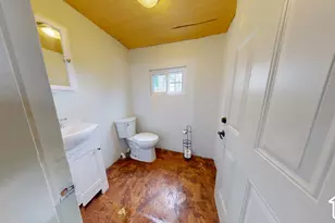 496 E Main St, Wellington, UT 84542 - Photo 15