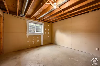 1556 E Petunia Way S, Sandy, UT 84092 - Photo 25