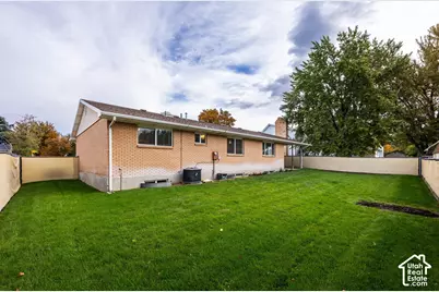 1556 E Petunia Way S, Sandy, UT 84092 - Photo 31