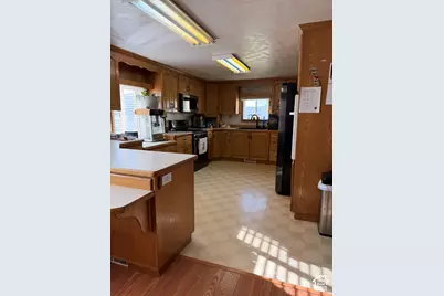 180 S 2500 W, Maeser, UT 84078 - Photo 7