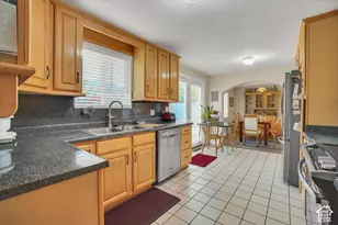 698 N Parkway Ave, Tooele, UT 84074 - Photo 5