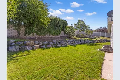 310 N 675 E, North Salt Lake, UT 84054 - Photo 31