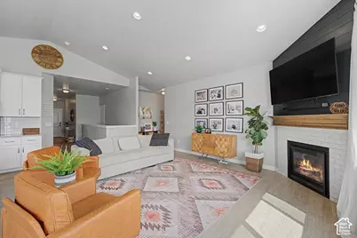 3344 S Tiger Heron Dr, Saratoga Springs, UT 84045 - Photo 5