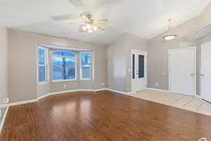 8354 S Oak Gate Dr W, West Jordan, UT 84081 - Photo 7
