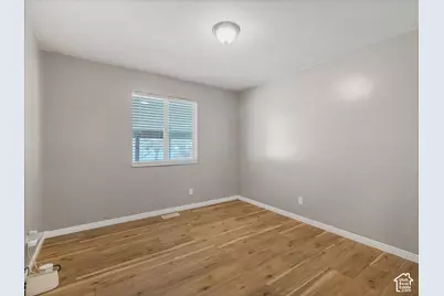 8354 S Oak Gate Dr W, West Jordan, UT 84081 - Photo 17