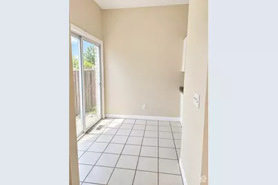 2389 S Keys St W, West Valley, UT 84119 - Photo 7