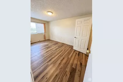 2389 S Keys St W, West Valley, UT 84119 - Photo 9