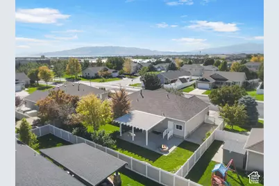 10242 N Redwood Dr, Cedar Hills, UT 84062 - Photo 21
