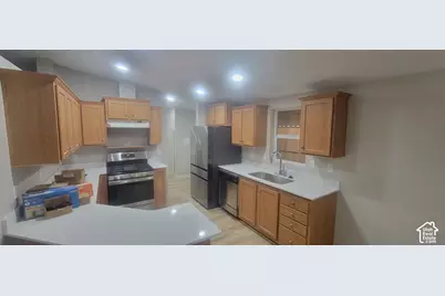 4610 S Aspen Ln, Taylorsville, UT 84123 - Photo 3
