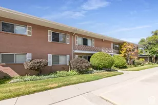 2223 E Carriage Ln, Holladay, UT 84117 - Photo 3