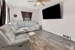 190 Ross Dr, Clearfield, UT 84015 - Photo 5