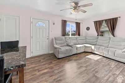 190 Ross Dr, Clearfield, UT 84015 - Photo 5
