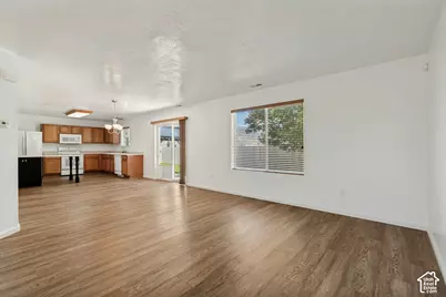 972 N 210 W, Tooele, UT 84074 - Photo 7