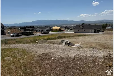 1213 E 160 N #8, Hyde Park, UT 84318 - Photo 3