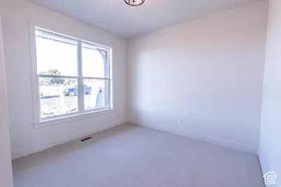 196 E 625 S, Hyde Park, UT 84318 - Photo 9