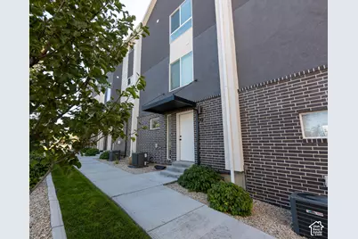 72 E Hamblin Ln, Clearfield, UT 84015 - Photo 3