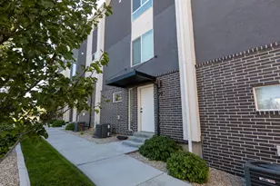 72 E Hamblin Ln, Clearfield, UT 84015 - Photo 3