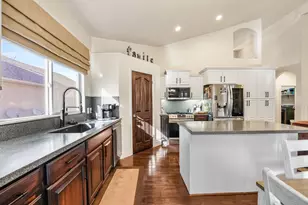 248 E Gold Leaf Circle, Draper, UT 84020 - Photo 3