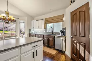 248 E Gold Leaf Circle, Draper, UT 84020 - Photo 11
