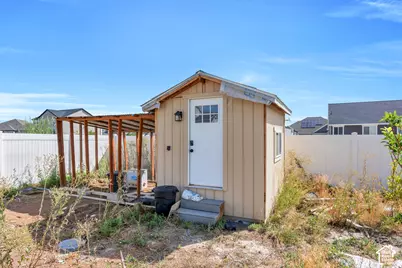 4822 N Canaan Peak Dr, Eagle Mountain, UT 84005 - Photo 43