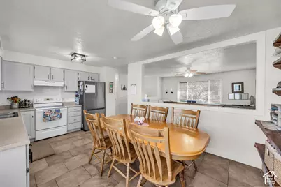 52 W 220 S, Orem, UT 84058 - Photo 17