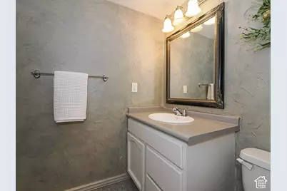 7637 S Quail Springs Cir E, Midvale, UT 84047 - Photo 23