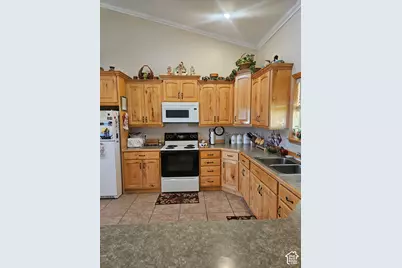 1129 N 3000 W, Roosevelt, UT 84066 - Photo 3