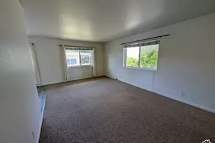 2203 E Carriage Ln S, Holladay, UT 84117 - Photo 7