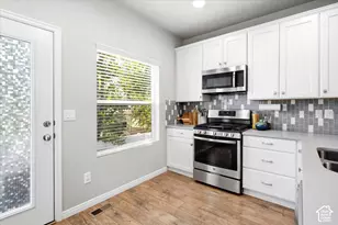 1105 W 250 N, Clearfield, UT 84015 - Photo 9