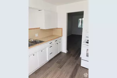 110 E 2250 S, Bountiful, UT 84010 - Photo 9