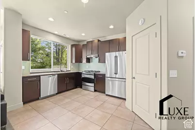 10398 S Clarks Hill Dr #109, South Jordan, UT 84009 - Photo 7